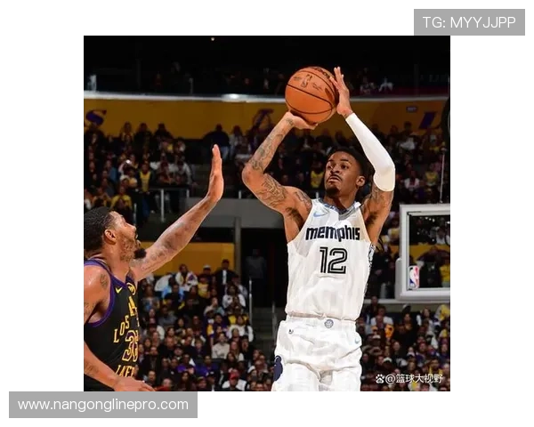 NBA最新战况：詹姆斯领衔湖人逆袭勇士 莫兰特复出表现惊艳